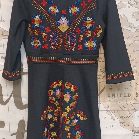 LAI MENG FIVE CATS Elegant Black Floral Embroidered Dress - Picture 3 of 13